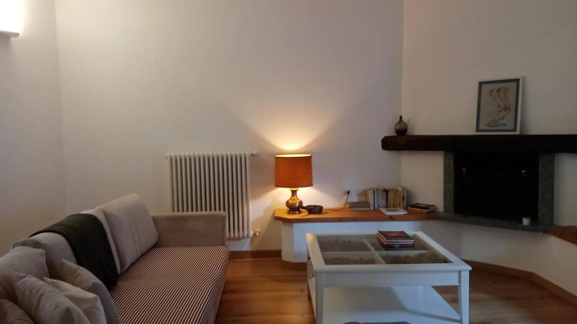 Апарт-отель Апарт отель Cascina Borgofrancone Джера-Ларио