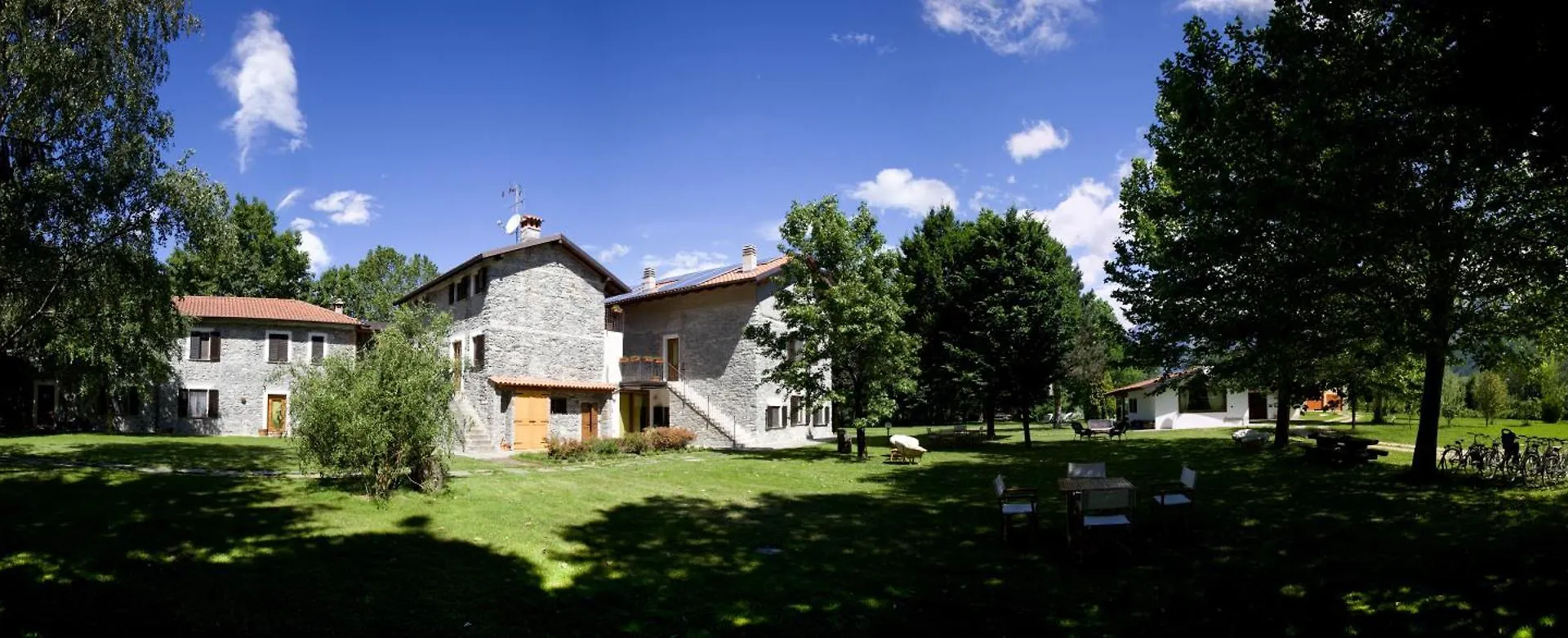 Апарт отель Cascina Borgofrancone Джера-Ларио 3*,