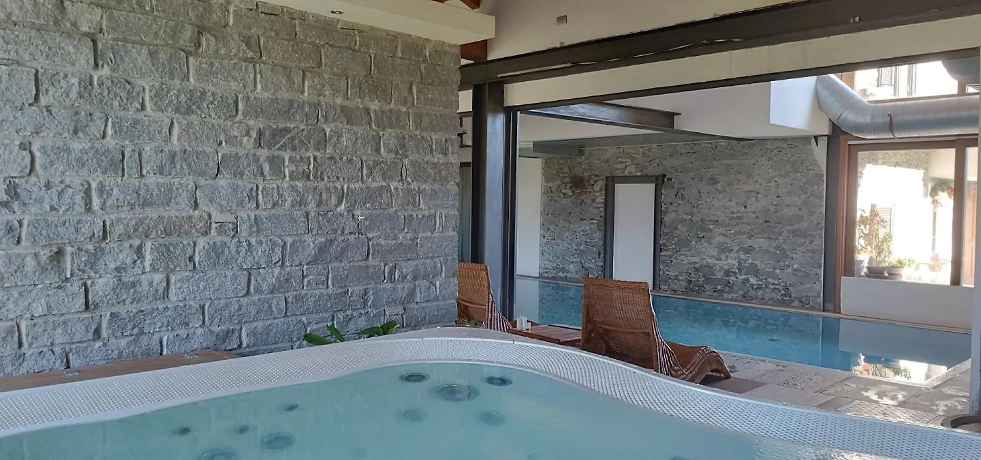 Cascina Borgofrancone Aparthotel Gera Lario